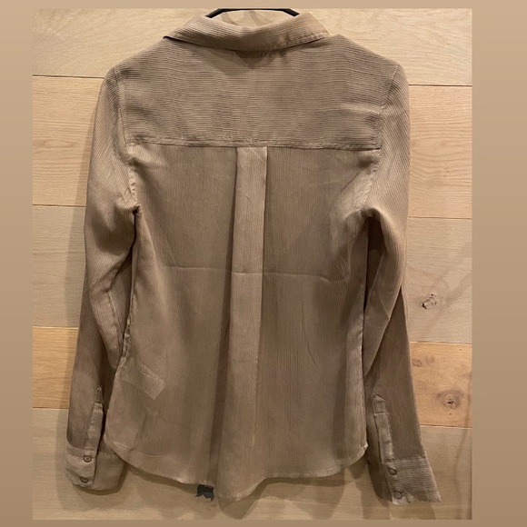 GUESS Blouse NWOT - Picture 6 of 8